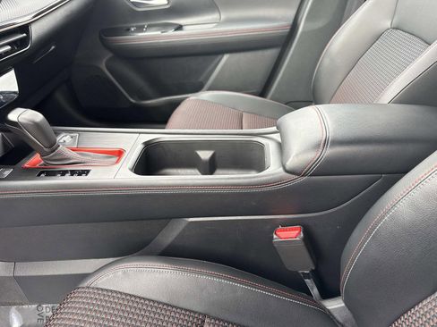 Certified 2025 Nissan Kicks SR image 20