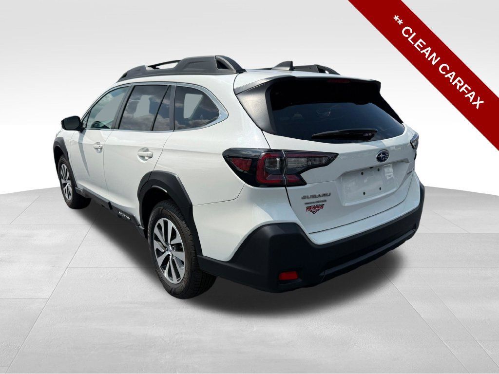 Used 2024 Subaru Outback Premium AWD/4WD image 3