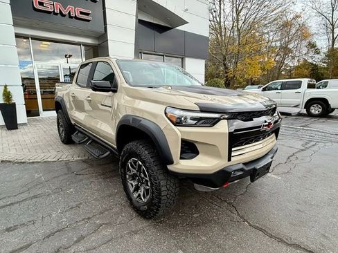 Used 2024 Chevrolet Colorado ZR2 w/ ZR2 Convenience Package III image 7