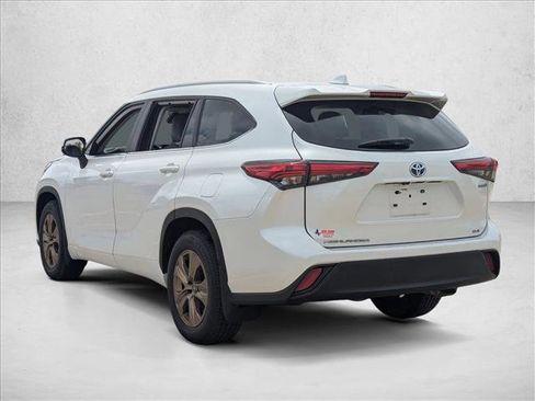 Used 2023 Toyota Highlander Bronze Edition image 7