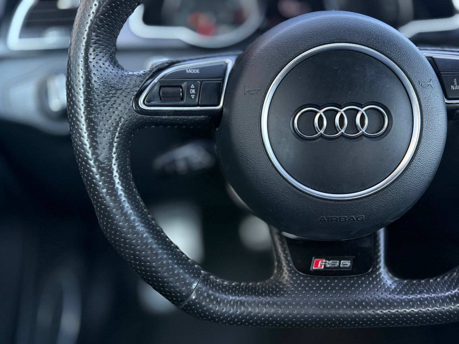 Used 2013 Audi RS 5 Cabriolet w/ Audi MMI Navigation Plus Pkg AWD/4WD image 26