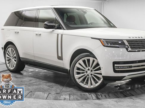Used 2025 Land Rover Range Rover SE image 1