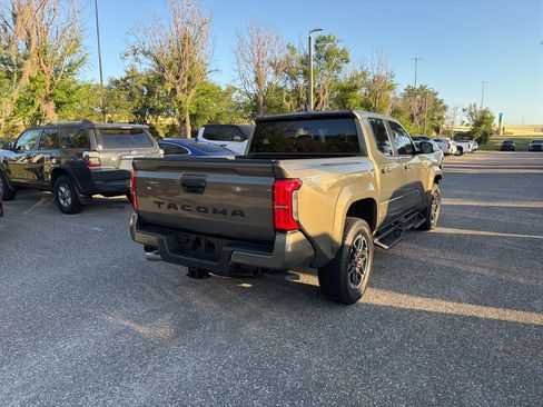 Used 2025 Toyota Tacoma TRD Sport RWD image 5