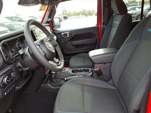 Certified 2025 Jeep Wrangler Unlimited Rubicon 4xe w/ Convenience Group AWD/4WD image 8