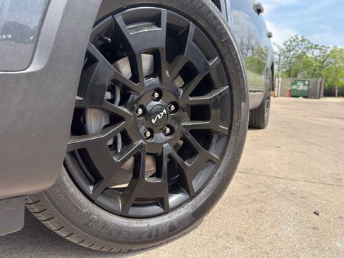 Used 2022 Kia Telluride SX w/ SX Prestige Package image 4