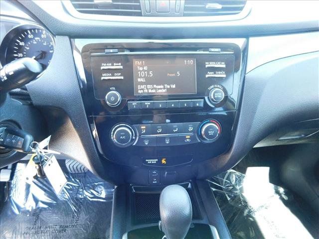 Used 2015 Nissan Rogue S FWD image 21