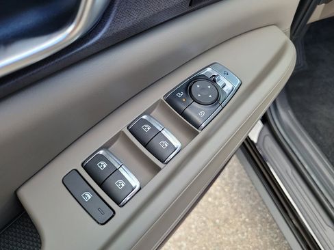 New 2026 Kia Carnival EX FWD image 21