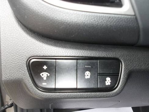 Used 2024 Kia Seltos EX AWD/4WD image 16
