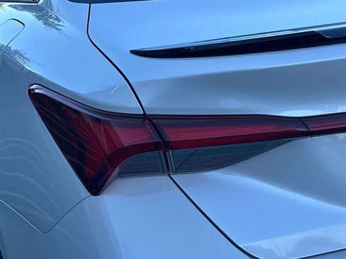 Used 2020 Toyota Avalon XSE image 10