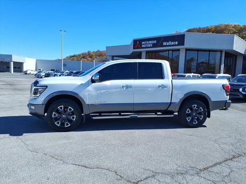 Certified 2021 Nissan Titan Platinum Reserve w/ Moonroof Package image 2