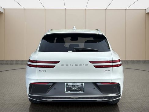 Certified 2026 Genesis GV70 2.5T AWD/4WD image 4