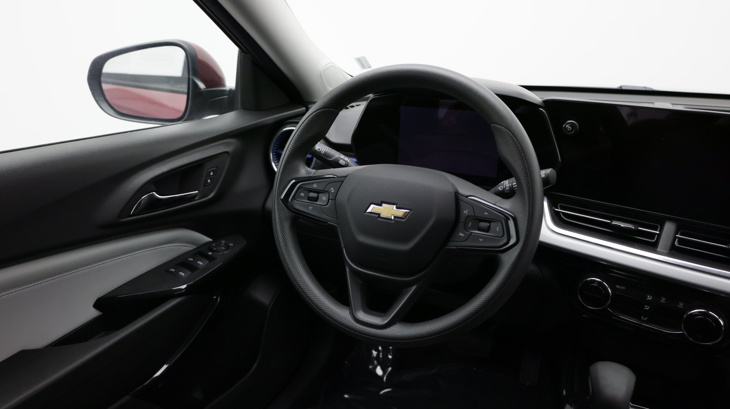 Used 2025 Chevrolet Trax LT FWD image 24