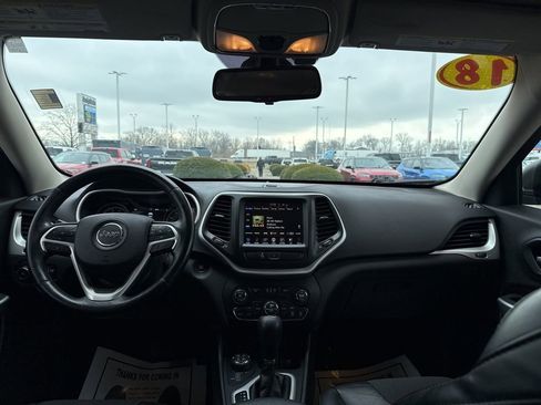 Used 2018 Jeep Cherokee Trailhawk w/ Cold Weather Group image 37