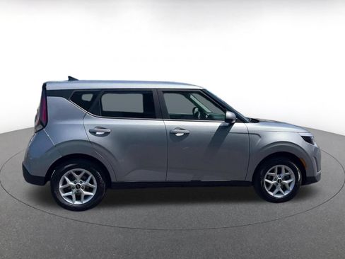 Used 2025 Kia Soul LX w/ LX Technology Package FWD image 15