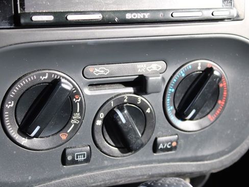 Used 2016 Nissan Juke S image 30