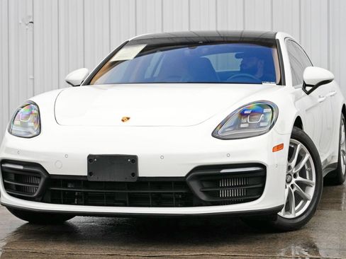 Used 2021 Porsche Panamera w/ Premium Package image 3