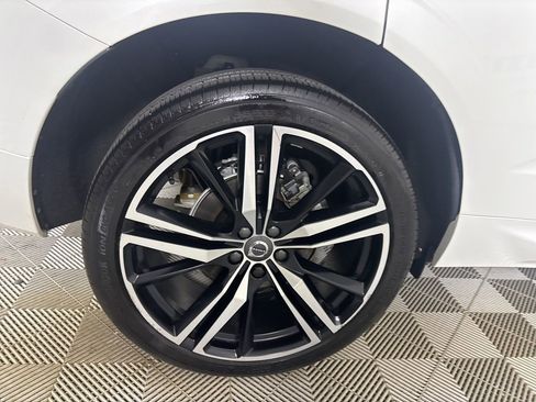 Used 2020 Volvo XC60 T5 R-Design AWD/4WD image 30