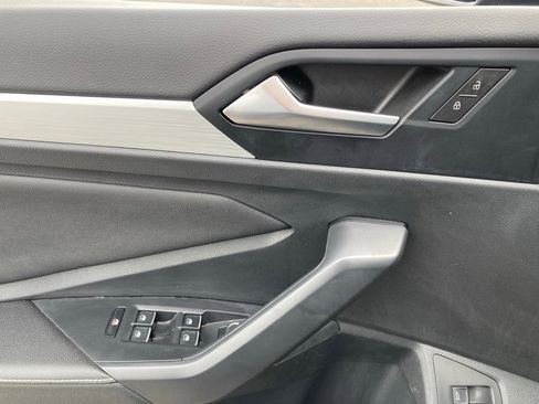 Used 2025 Volkswagen Jetta Sport image 13