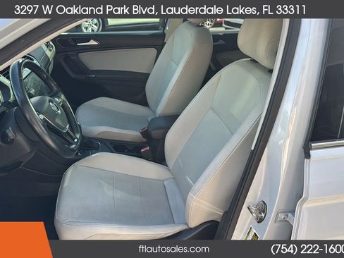 Used 2018 Volkswagen Tiguan SE w/ Panoramic Sunroof Package FWD image 20