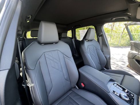 Used 2025 BMW X3 xDrive30i w/ Convenience Package image 21