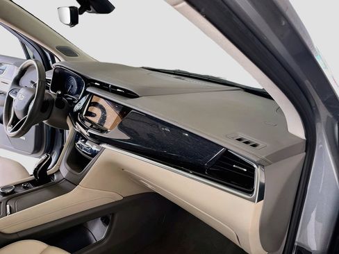 Used 2024 Cadillac XT6 Premium Luxury w/ Technology Package FWD image 32