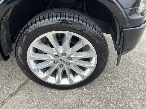 Used 2019 Ford F150 Limited w/ Trailer Tow Package image 26