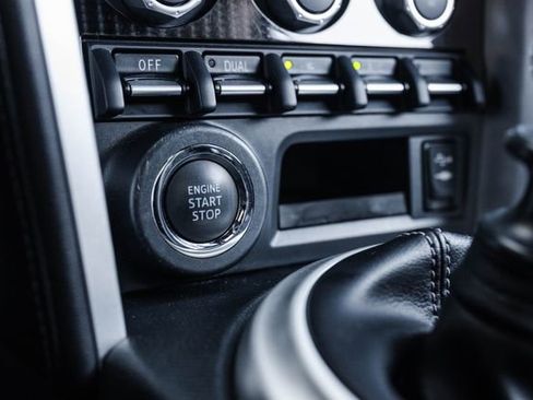 Used 2018 Toyota 86 GT image 16