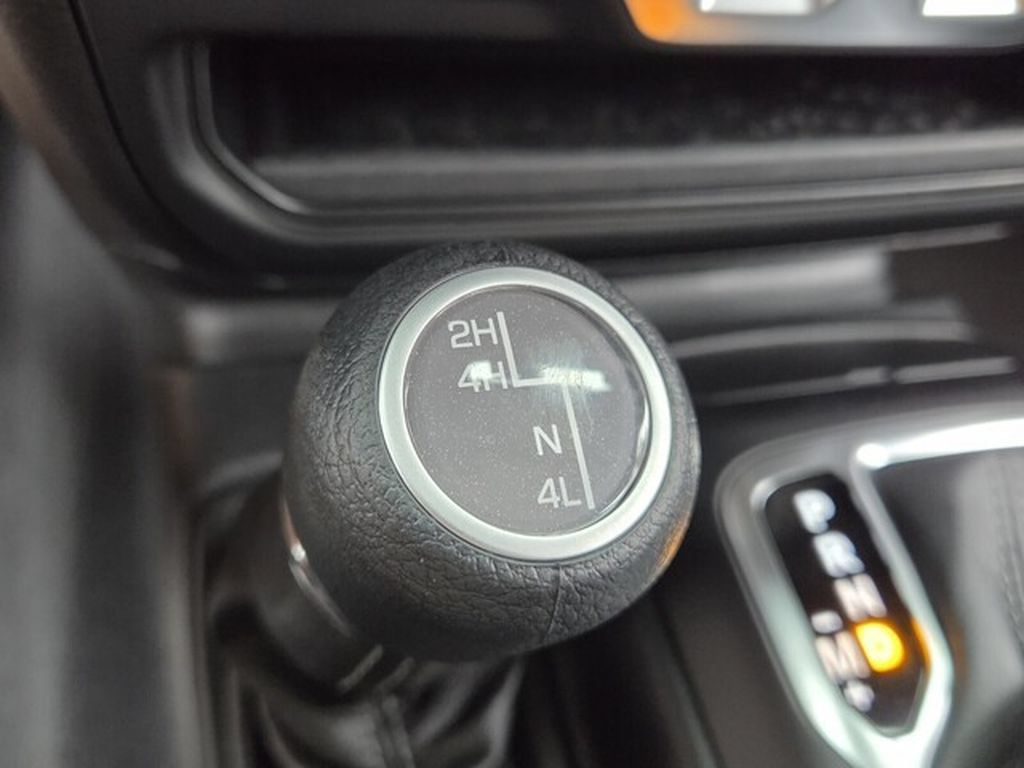 Used 2026 Jeep Wrangler Sport AWD/4WD image 22