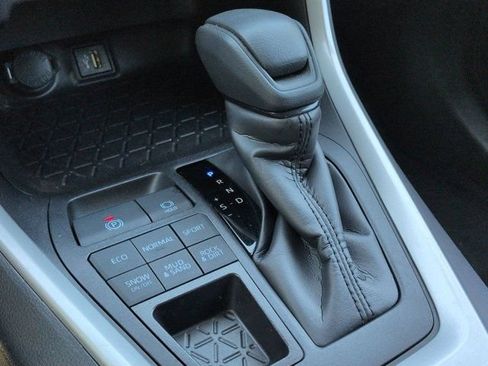 Certified 2025 Toyota RAV4 XLE AWD/4WD image 15
