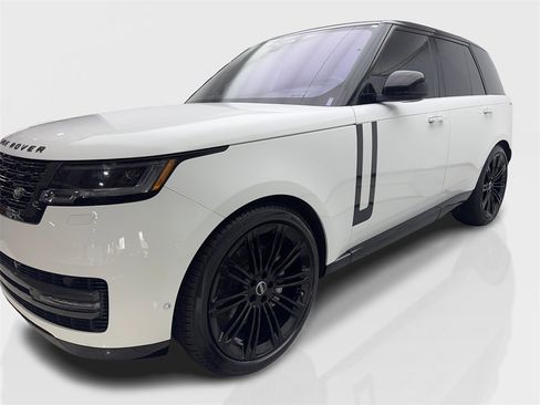 Used 2023 Land Rover Range Rover SE image 11