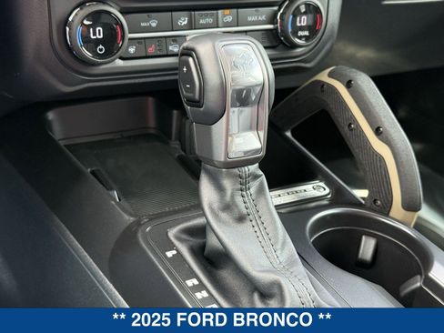 Used 2025 Ford Bronco Badlands AWD/4WD image 58