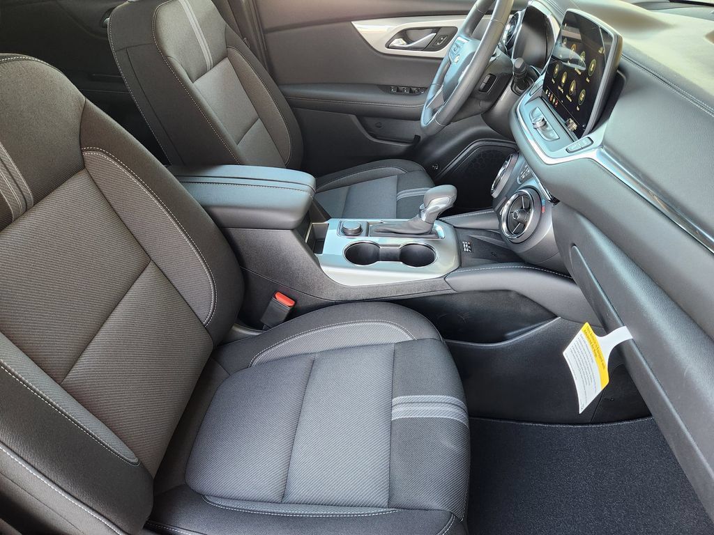 New 2026 Chevrolet Blazer LT w/ Convenience Package FWD image 10