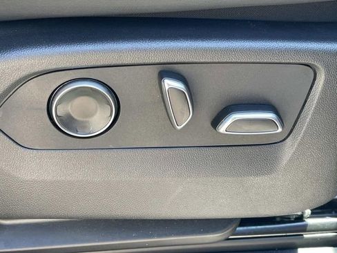 Certified 2025 Cadillac Escalade Sport AWD/4WD image 23