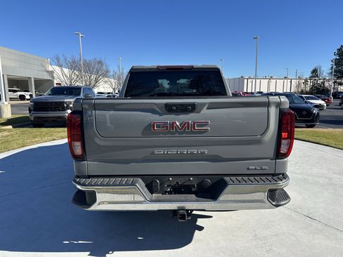 Used 2024 GMC Sierra 1500 SLE image 9