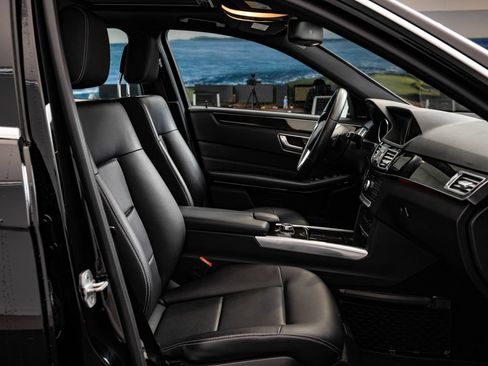 Used 2016 Mercedes-Benz E 350 4MATIC Sedan image 25