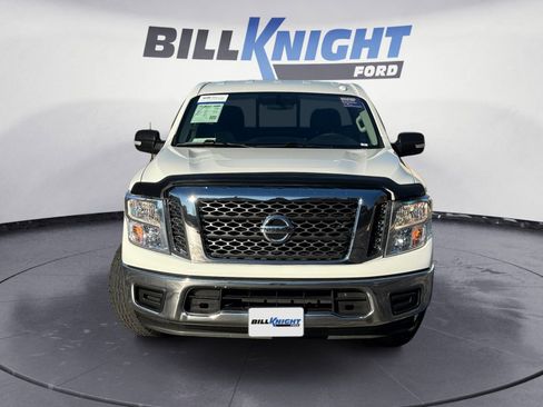 Used 2017 Nissan Titan SV image 8