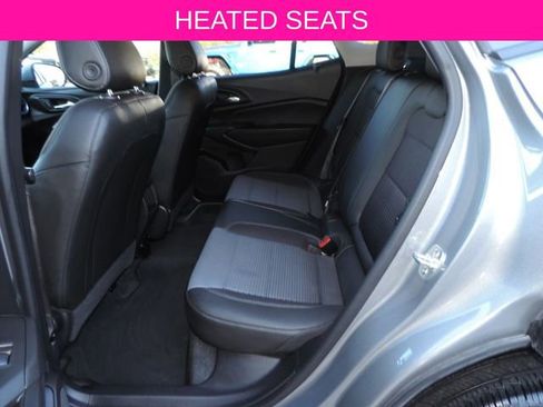 Used 2025 Chevrolet Trax LT w/ LT Convenience Package image 15