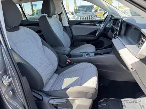 Used 2025 Volkswagen Tiguan S AWD/4WD image 33