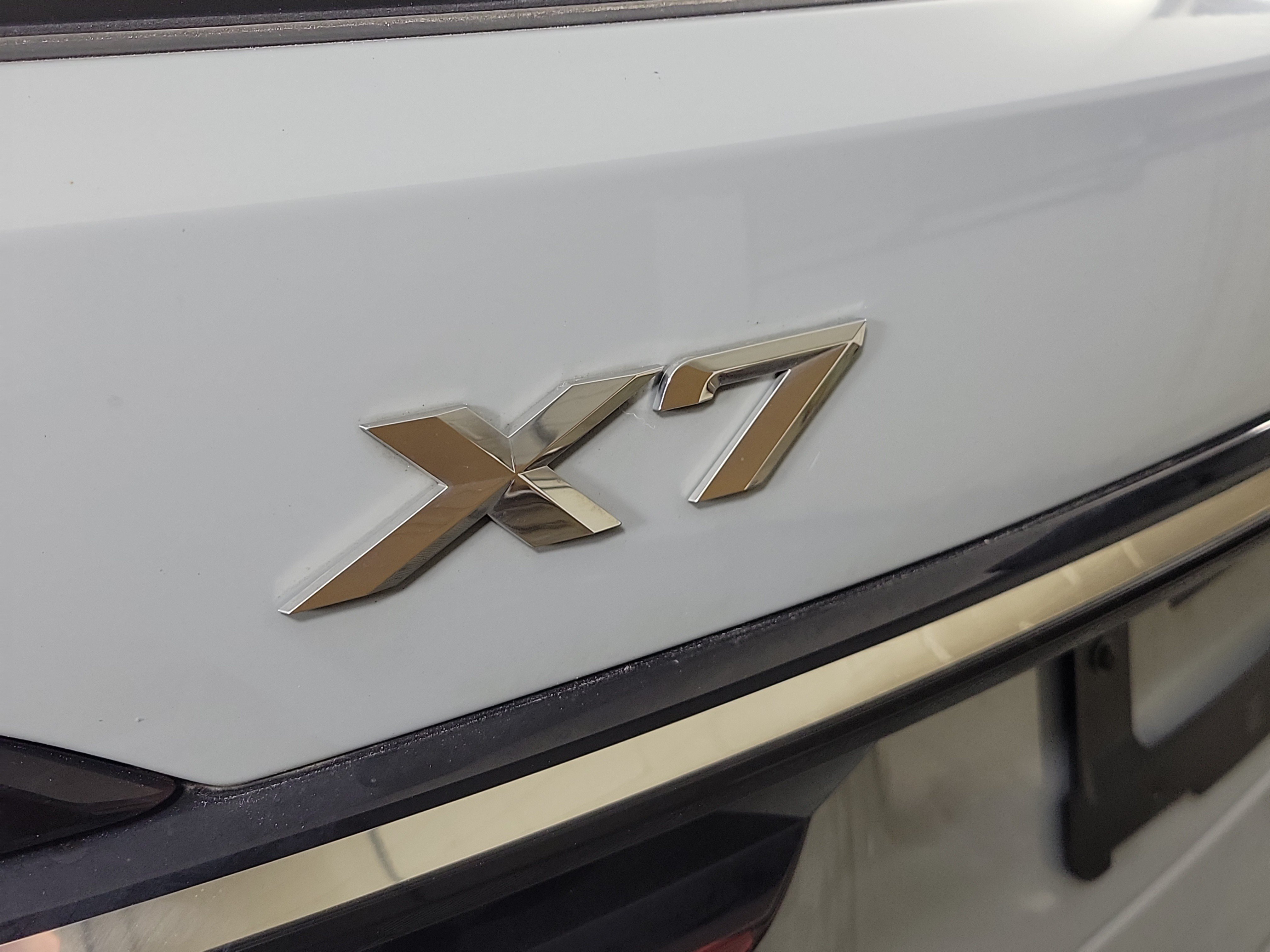 Certified 2024 BMW X7 xDrive40i w/ M Sport Package AWD/4WD image 7