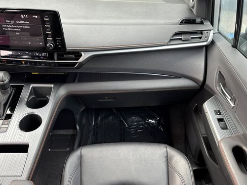 Used 2023 Toyota Sienna XSE image 30