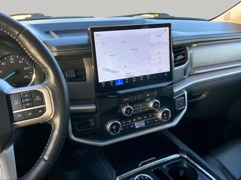 Used 2024 Ford Expedition XLT RWD image 7