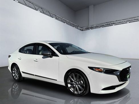Used 2019 MAZDA MAZDA3 AWD Sedan w/ Preferred Package image 9