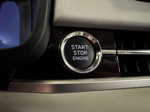 Used 2022 Mitsubishi Outlander SEL image 11