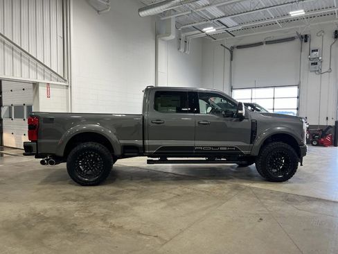 New 2026 Ford F250 Lariat w/ Black Appearance Package image 5