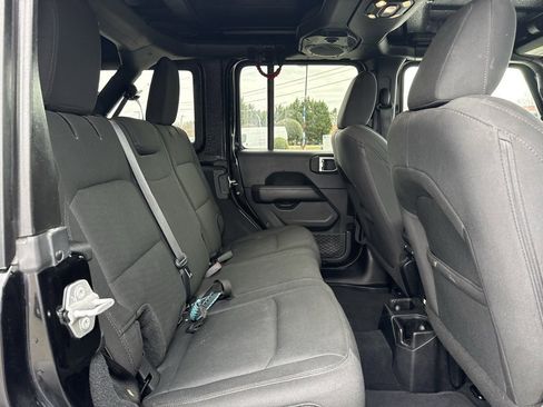 Used 2019 Jeep Wrangler Unlimited Sahara w/ Cold Weather Group image 33