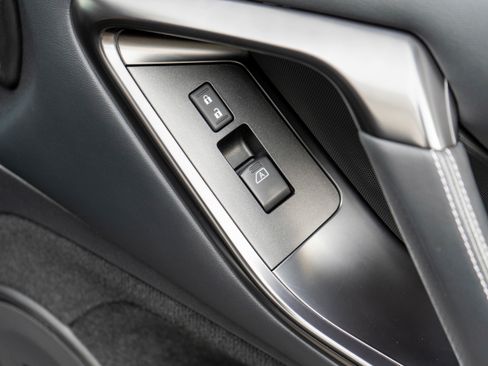 Used 2014 Nissan GT-R Premium image 30