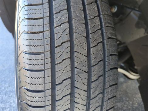 Certified 2023 Nissan Pathfinder SV w/ SV Premium Package image 46