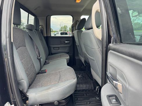 Used 2018 RAM 1500 SLT AWD/4WD image 17