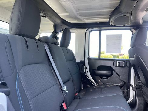 Used 2024 Jeep Wrangler Unlimited Rubicon 4xe AWD/4WD image 22