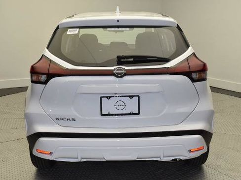 Certified 2025 Nissan Kicks Play S FWD image 6